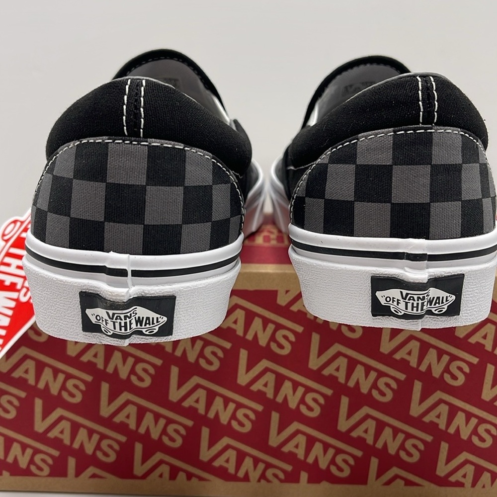 Vans WMNS Classic Slip-On Black/Pewter Checkerboard
VN000EYEBPJ
Sneakers - Picture 7 of 16